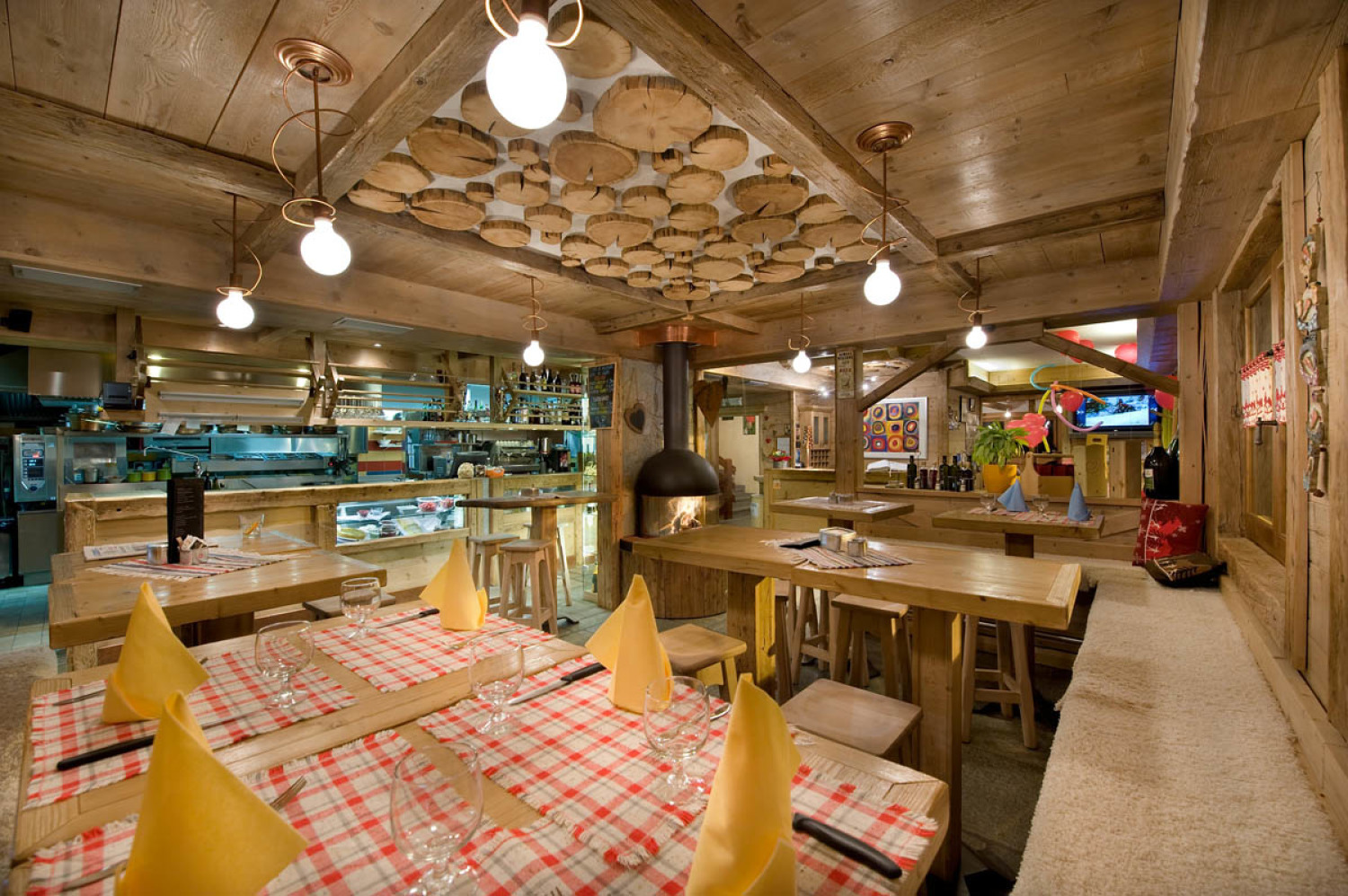 https://www.valtellinaok.com/Foto/Ristoranti/95/ristorante alegra livigno.jpg